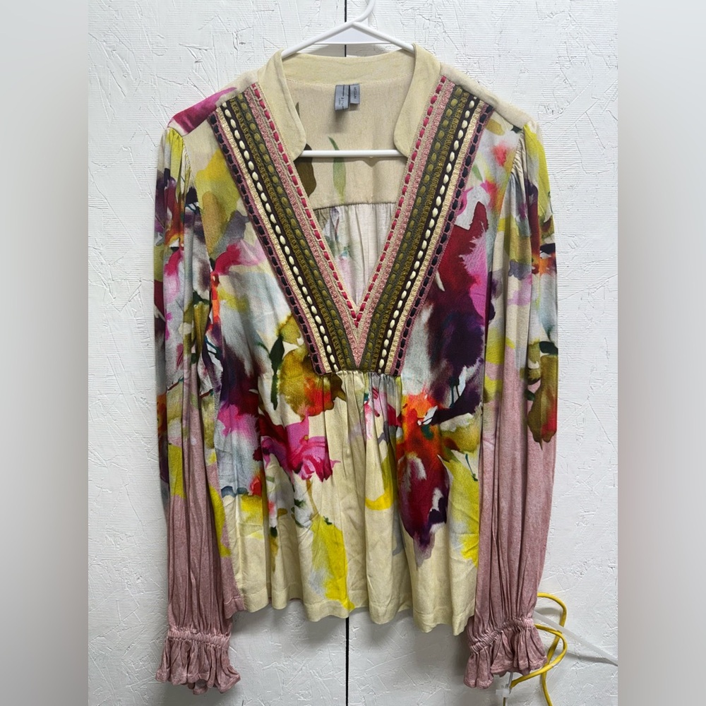 B^nk LondonFloral V-Neck Women's Top